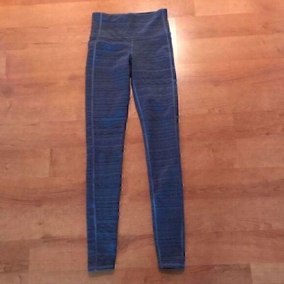 NWOT. Athleta textured leggings. Size XXS. - Picture 3 of 7